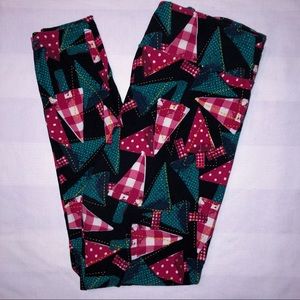 LuLaRoe TC 12-22 Super Soft Christmas Leggings